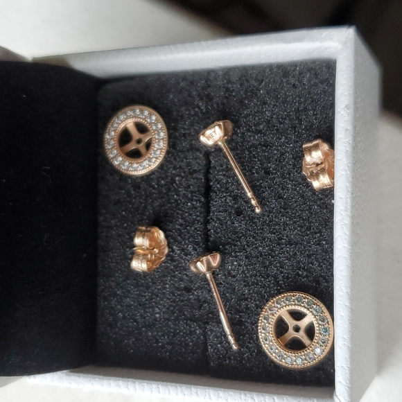 Pandora Circle Stud Earrings in Rose Gold - Picture 6 of 10